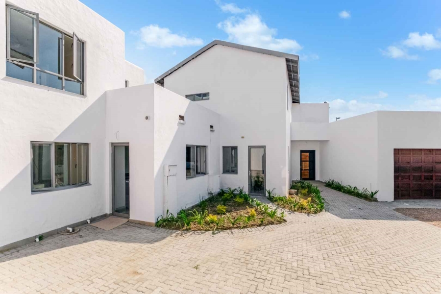 8 Bedroom Property for Sale in Beaulieu Gauteng