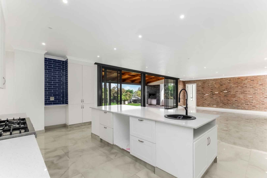 8 Bedroom Property for Sale in Beaulieu Gauteng