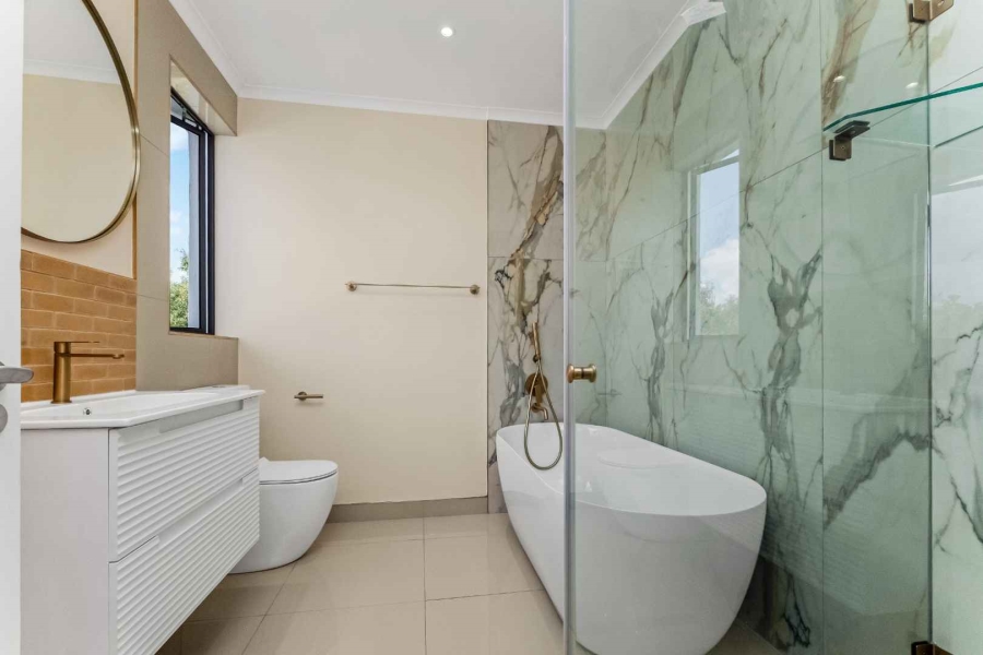 8 Bedroom Property for Sale in Beaulieu Gauteng