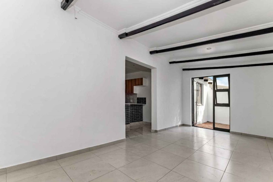 8 Bedroom Property for Sale in Beaulieu Gauteng