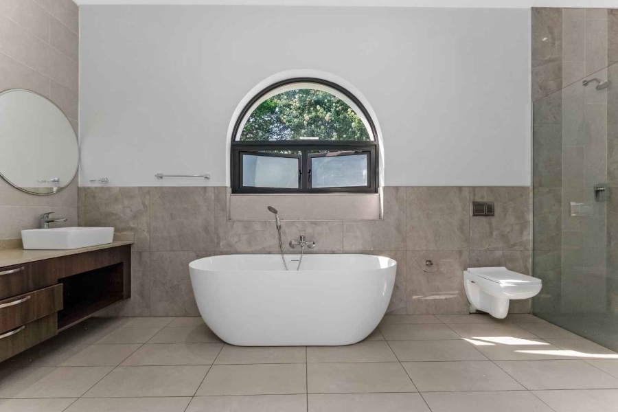 8 Bedroom Property for Sale in Beaulieu Gauteng