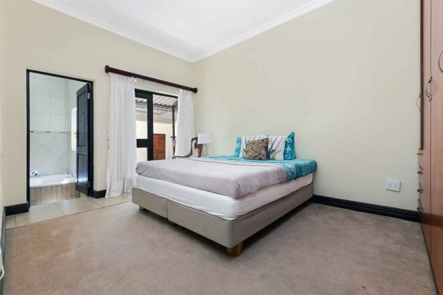 To Let 7 Bedroom Property for Rent in Dainfern Golf Estate Gauteng