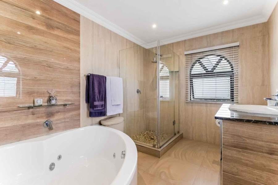 6 Bedroom Property for Sale in Dainfern Golf Estate Gauteng