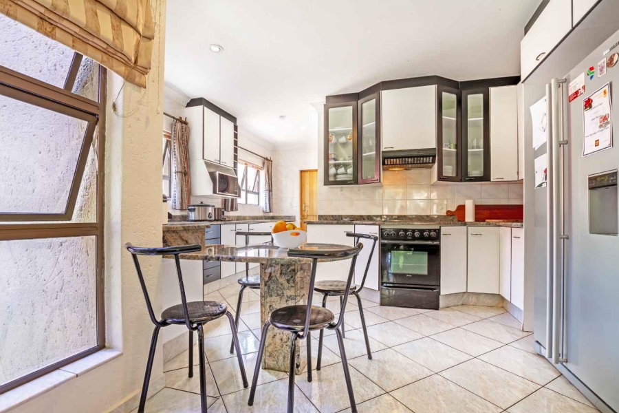 To Let 4 Bedroom Property for Rent in Dainfern Golf Estate Gauteng