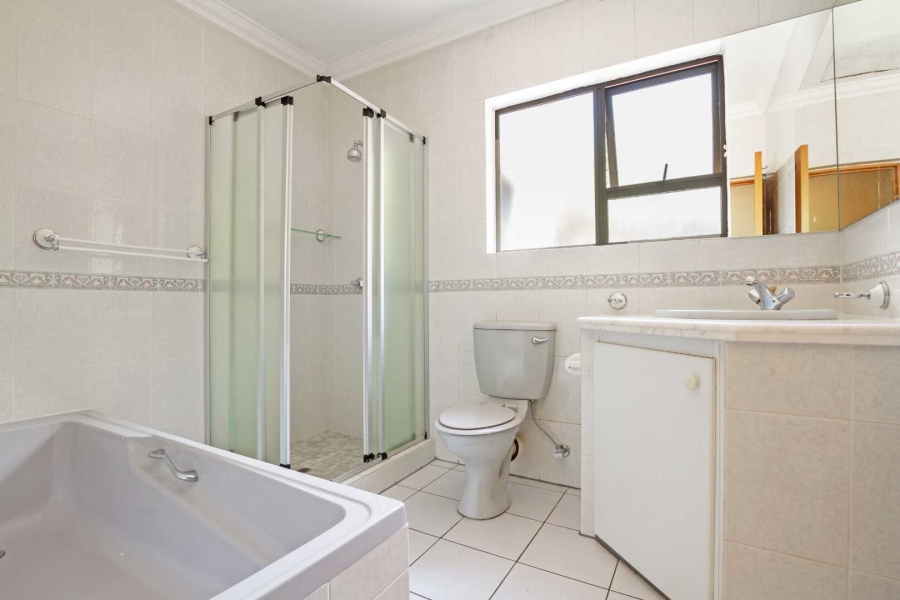 To Let 4 Bedroom Property for Rent in Dainfern Golf Estate Gauteng