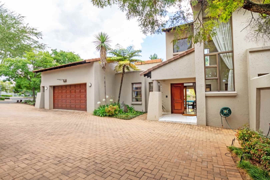 To Let 4 Bedroom Property for Rent in Dainfern Golf Estate Gauteng