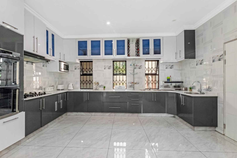 5 Bedroom Property for Sale in Rivonia Gauteng