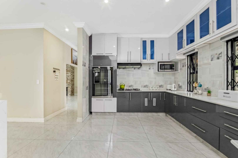 5 Bedroom Property for Sale in Rivonia Gauteng