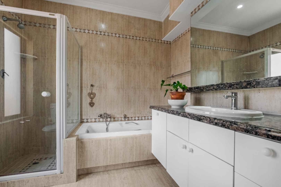 3 Bedroom Property for Sale in Lonehill Gauteng