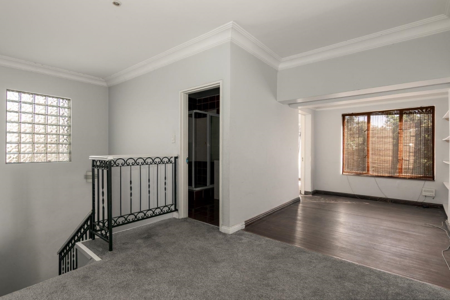 5 Bedroom Property for Sale in Dainfern Golf Estate Gauteng