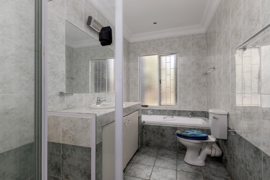 5 Bedroom Property for Sale in Dainfern Golf Estate Gauteng