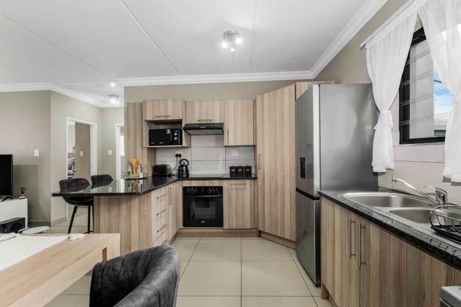 2 Bedroom Property for Sale in Broadacres Gauteng