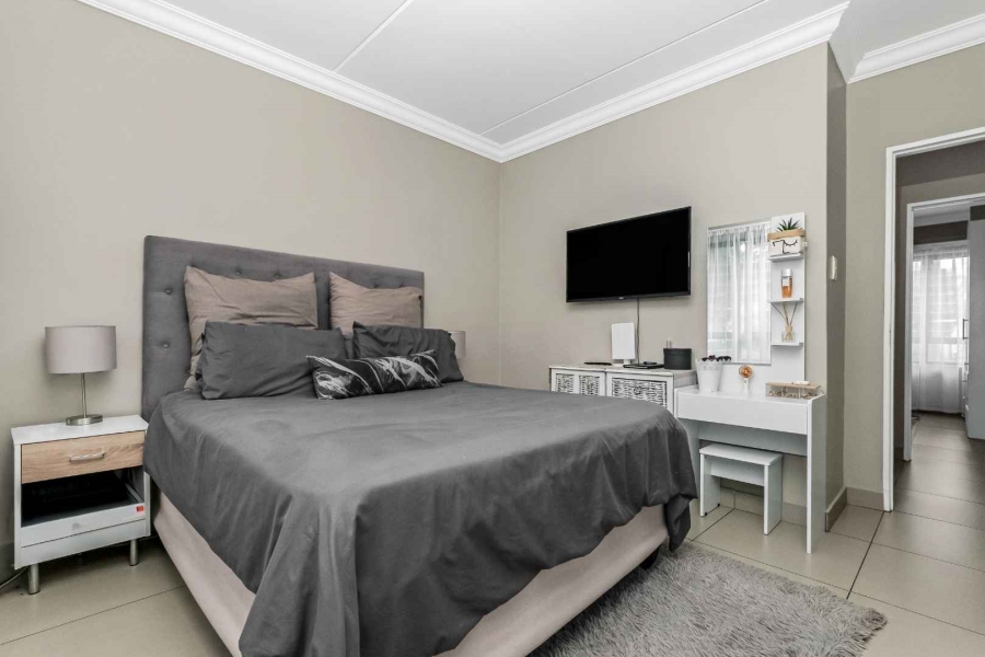 2 Bedroom Property for Sale in Broadacres Gauteng