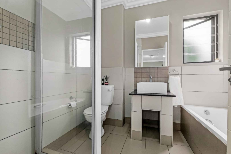 2 Bedroom Property for Sale in Broadacres Gauteng