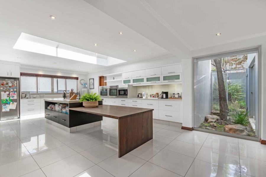 4 Bedroom Property for Sale in Fourways Gardens Gauteng