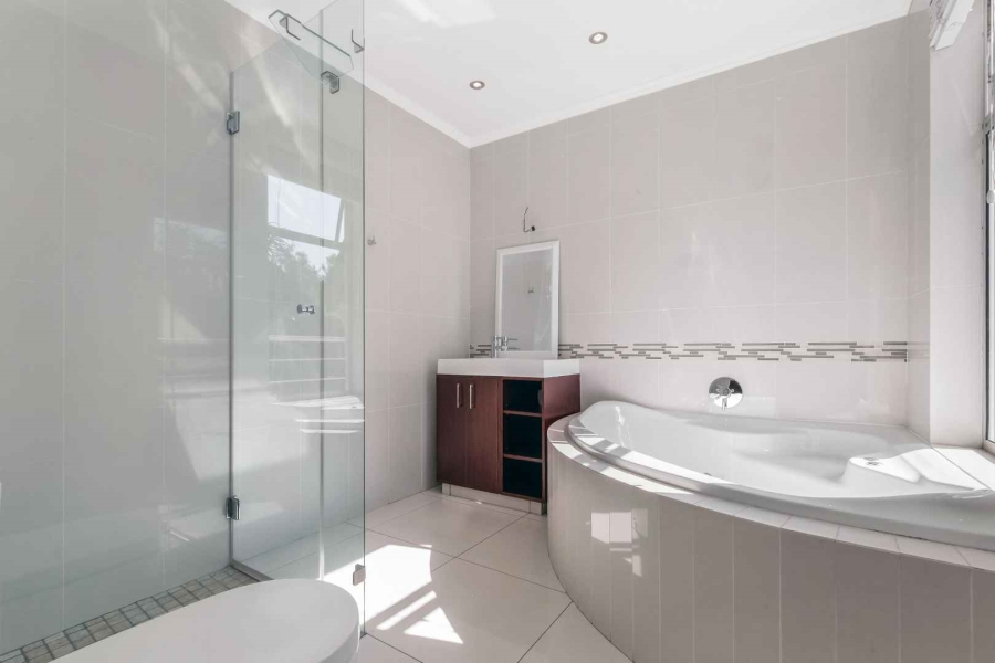 4 Bedroom Property for Sale in Fourways Gardens Gauteng