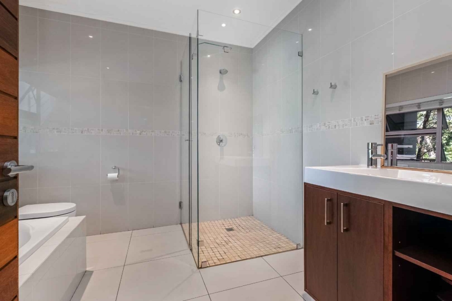 4 Bedroom Property for Sale in Fourways Gardens Gauteng