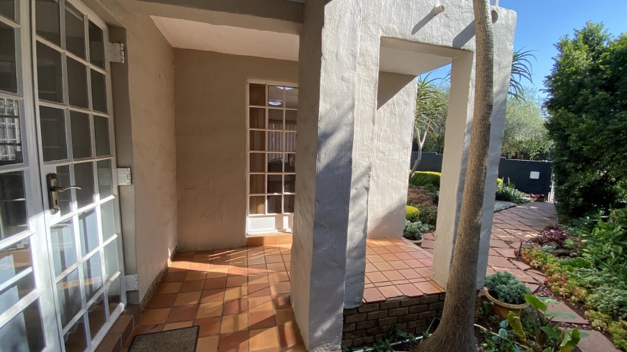 To Let Commercial Property for Rent in Faerie Glen Gauteng
