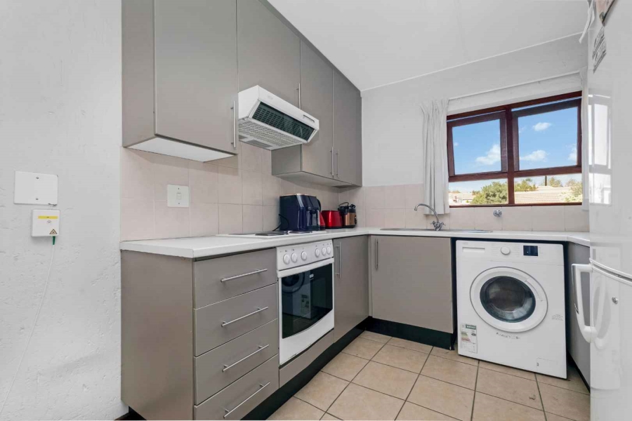 1 Bedroom Property for Sale in Broadacres Gauteng
