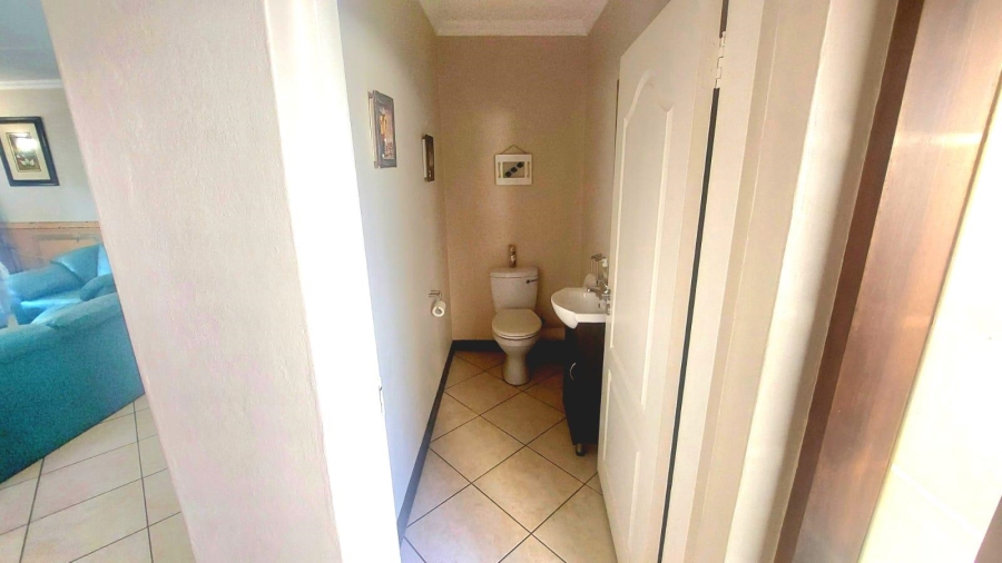 3 Bedroom Property for Sale in Glenvista Gauteng