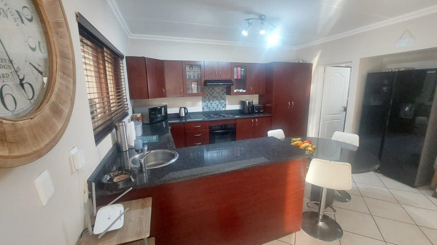 3 Bedroom Property for Sale in Glenvista Gauteng