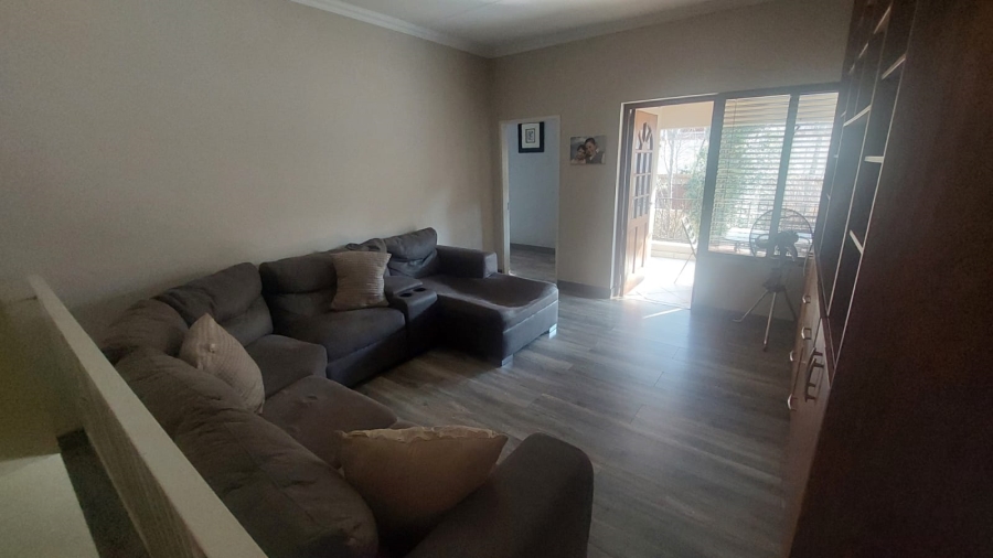 3 Bedroom Property for Sale in Glenvista Gauteng