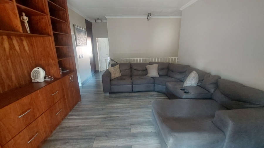 3 Bedroom Property for Sale in Glenvista Gauteng