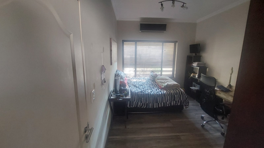 3 Bedroom Property for Sale in Glenvista Gauteng