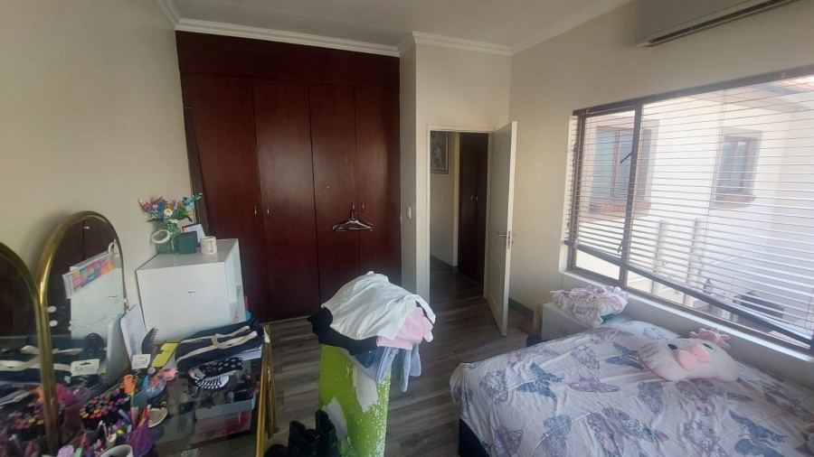 3 Bedroom Property for Sale in Glenvista Gauteng