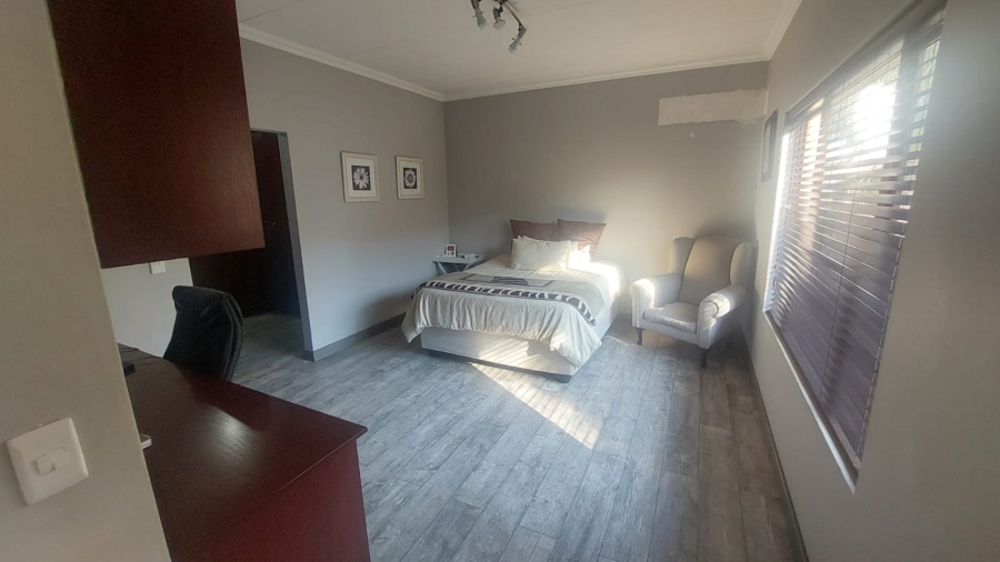 3 Bedroom Property for Sale in Glenvista Gauteng