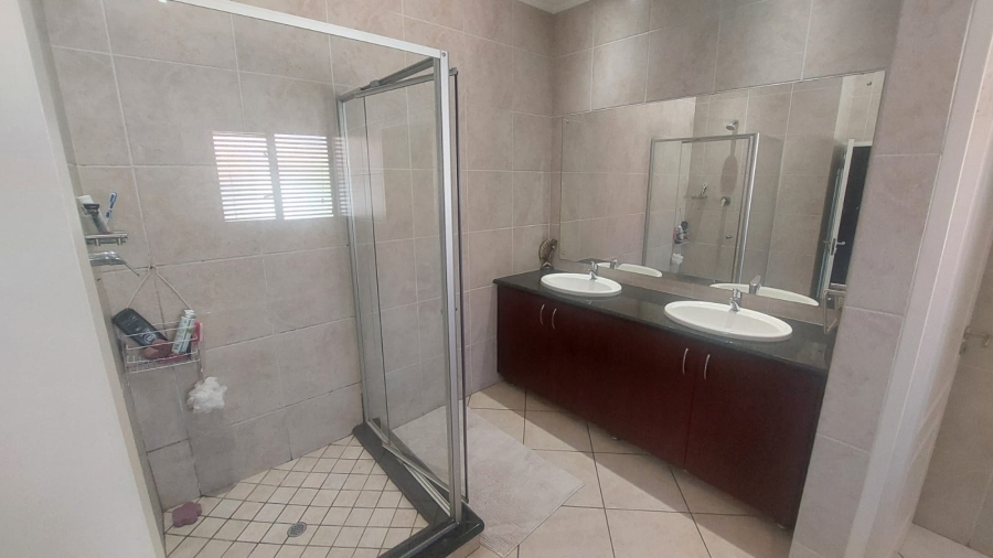 3 Bedroom Property for Sale in Glenvista Gauteng