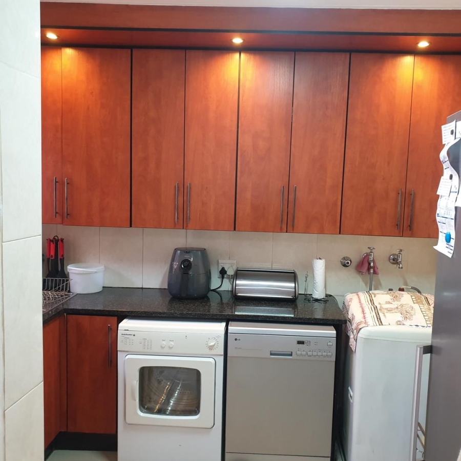 4 Bedroom Property for Sale in Ninapark Gauteng