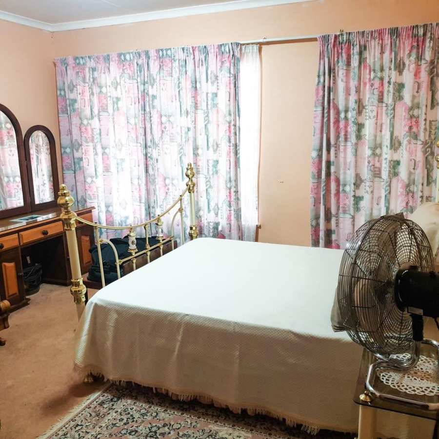 4 Bedroom Property for Sale in Ninapark Gauteng