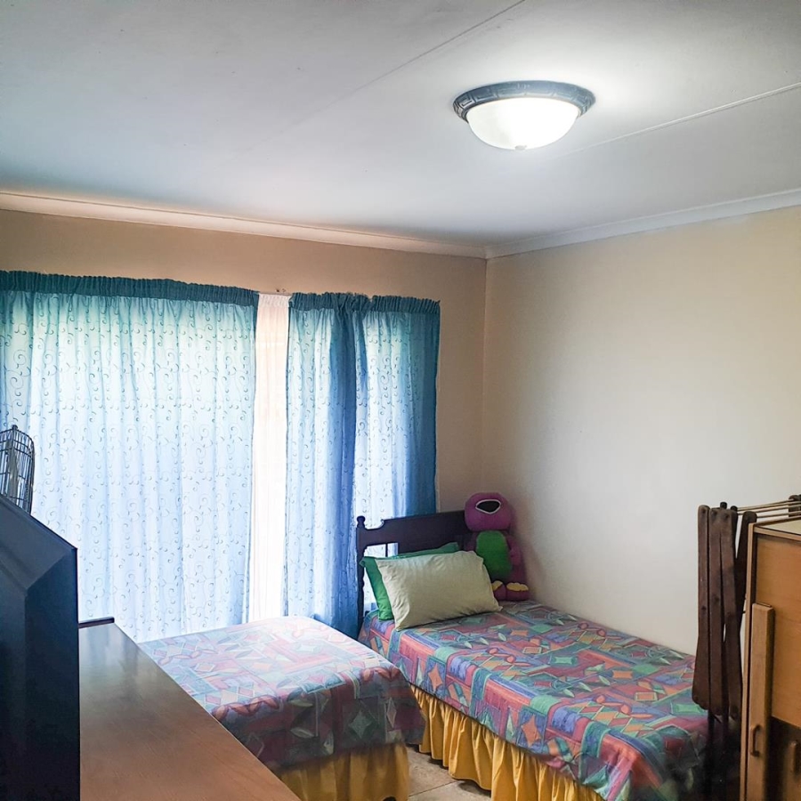 4 Bedroom Property for Sale in Ninapark Gauteng