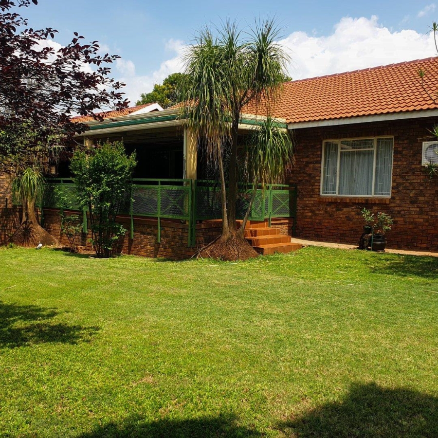 4 Bedroom Property for Sale in Ninapark Gauteng
