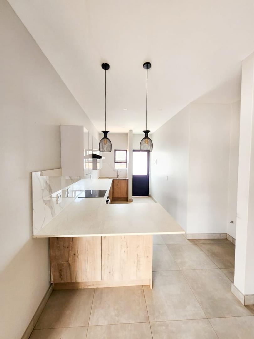 To Let 2 Bedroom Property for Rent in Faerie Glen Gauteng
