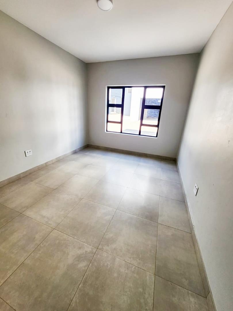 To Let 2 Bedroom Property for Rent in Faerie Glen Gauteng