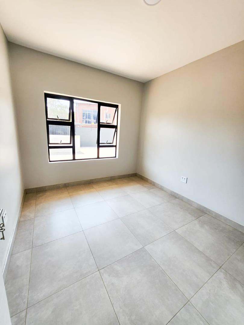 To Let 2 Bedroom Property for Rent in Faerie Glen Gauteng