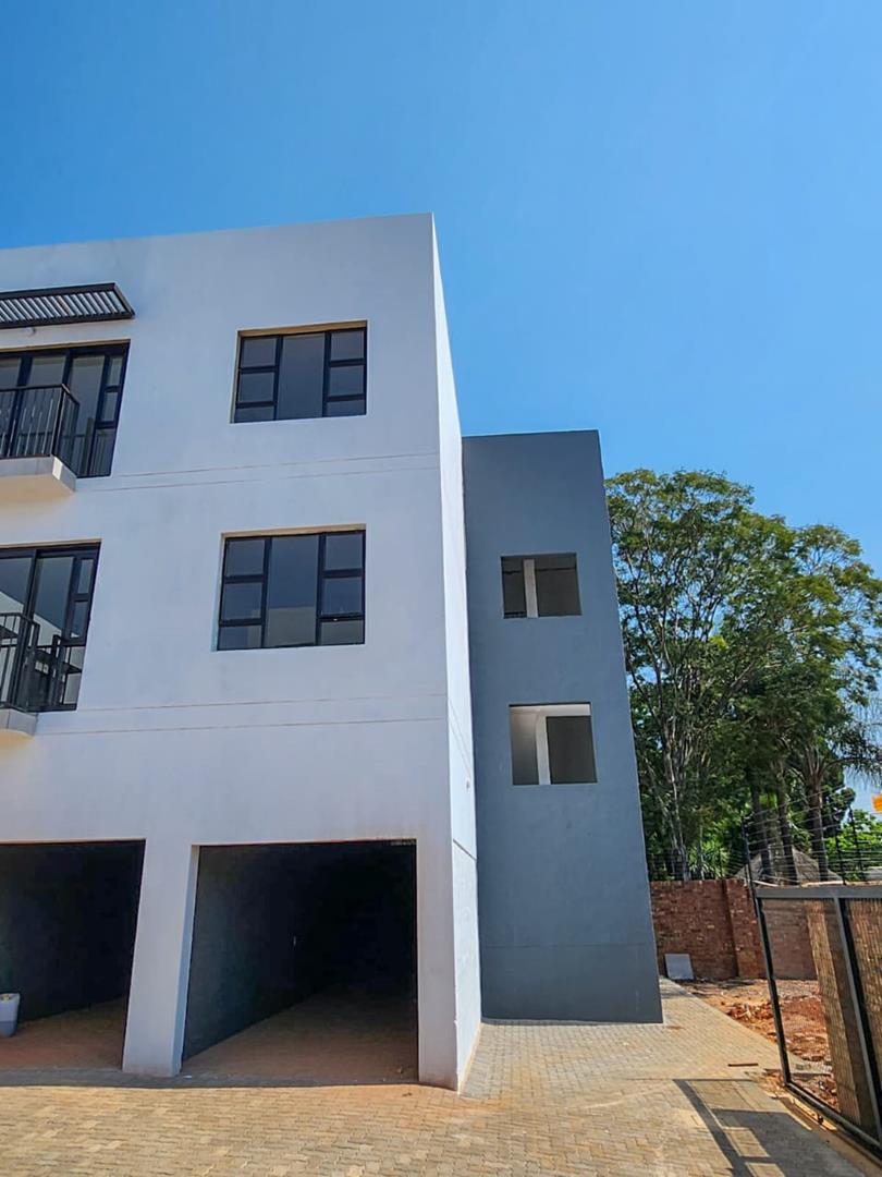 To Let 2 Bedroom Property for Rent in Faerie Glen Gauteng