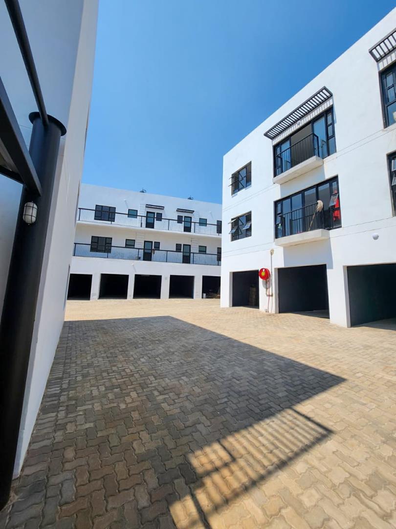 To Let 2 Bedroom Property for Rent in Faerie Glen Gauteng