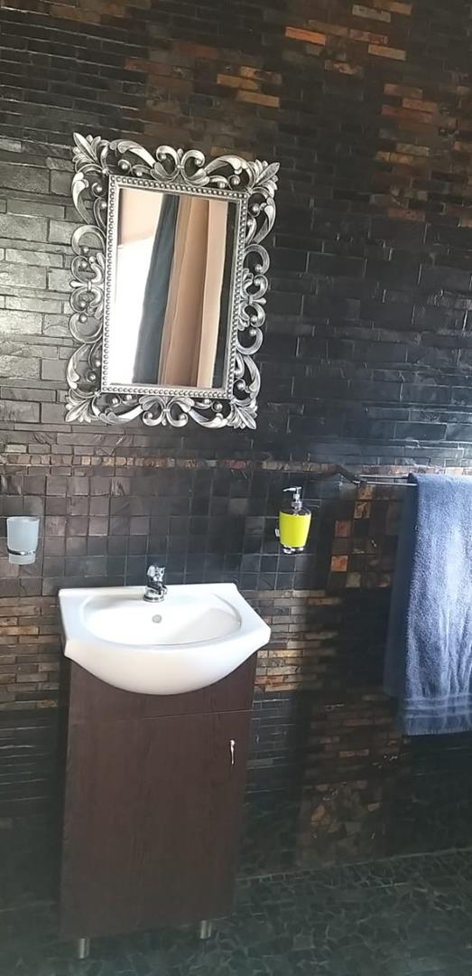 11 Bedroom Property for Sale in Largo Gauteng