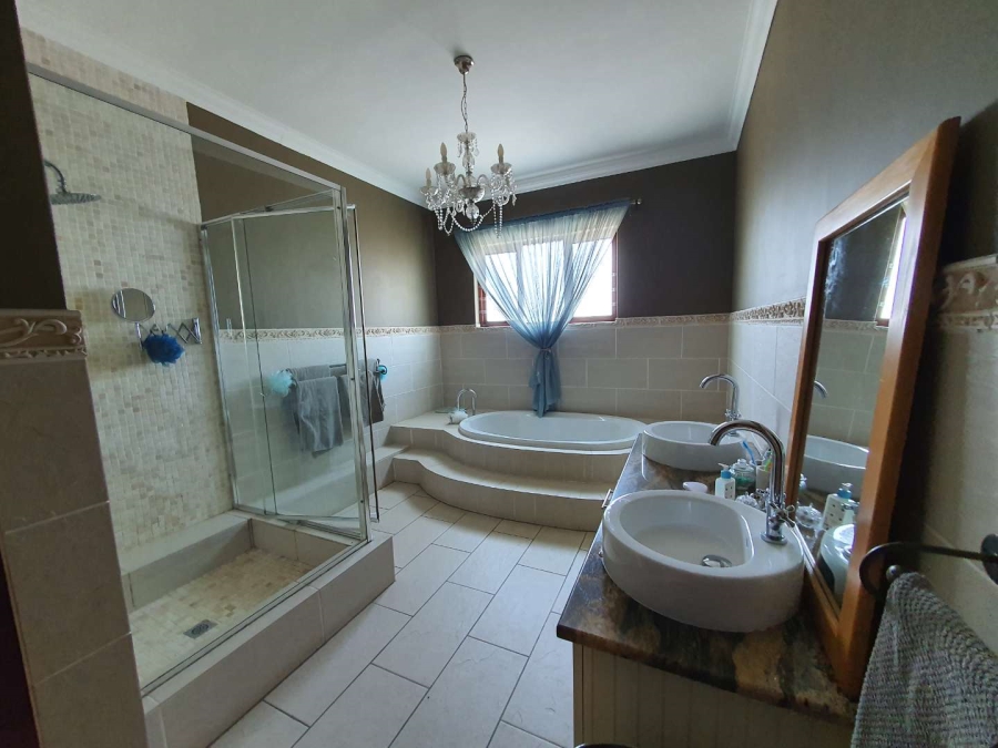 3 Bedroom Property for Sale in Featherbrooke Estate Gauteng