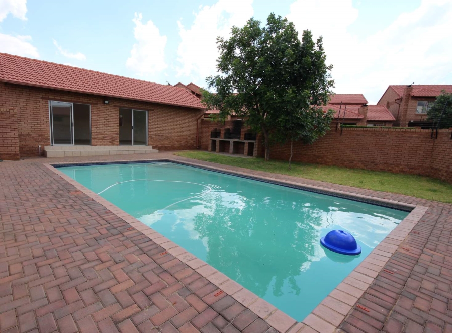 To Let 2 Bedroom Property for Rent in Hazeldean Gauteng