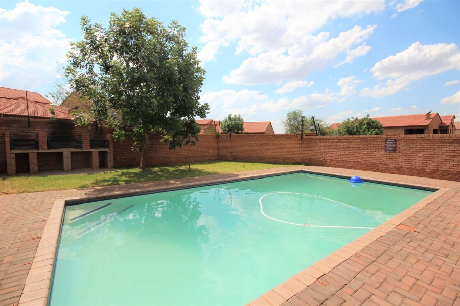 To Let 2 Bedroom Property for Rent in Hazeldean Gauteng