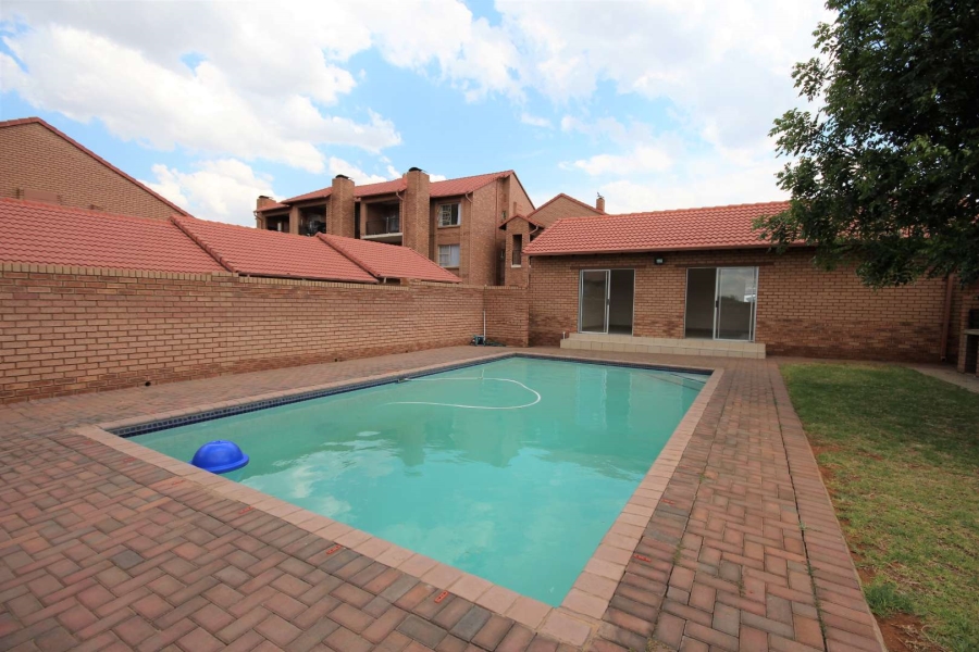 To Let 2 Bedroom Property for Rent in Hazeldean Gauteng