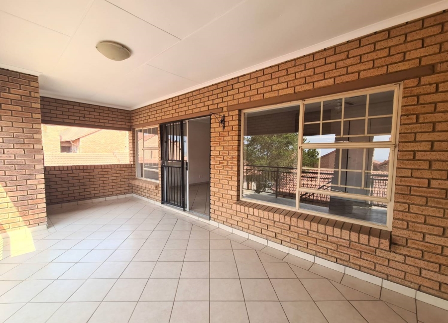 To Let 2 Bedroom Property for Rent in Hazeldean Gauteng
