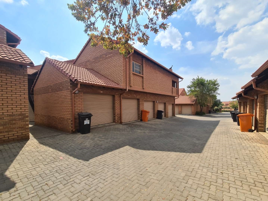 To Let 2 Bedroom Property for Rent in Hazeldean Gauteng