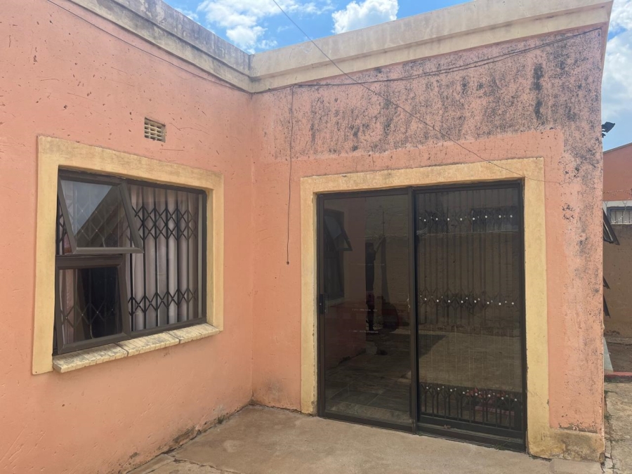 2 Bedroom Property for Sale in Poortjie Gauteng
