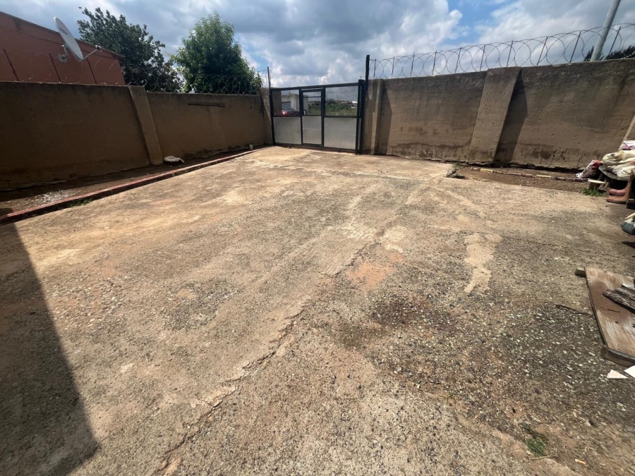 2 Bedroom Property for Sale in Poortjie Gauteng