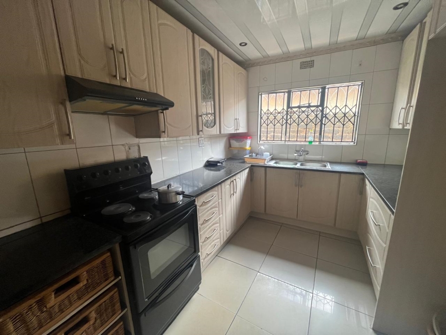 2 Bedroom Property for Sale in Poortjie Gauteng